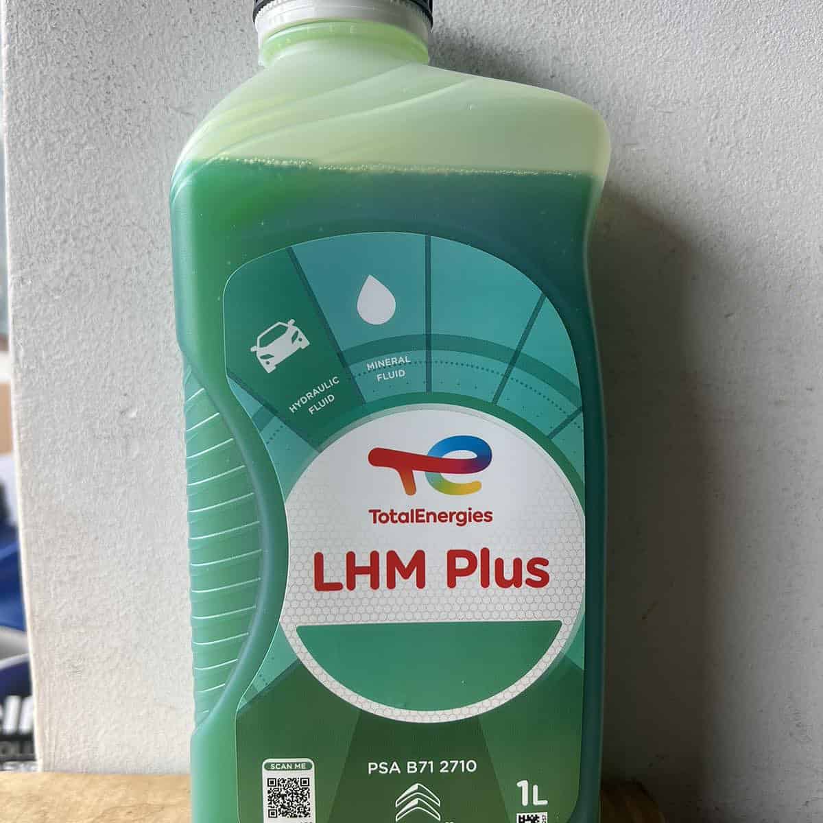 Зелено хидравлично масло Total LHM PLUS 1L